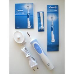 Орал-Би щетка зубная электрическая Vitality D12.513S Sensitive Clean (тип 3757)