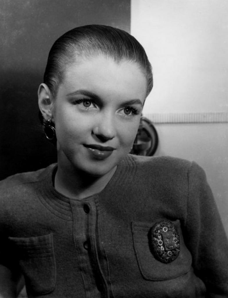Мэрилин Монро (фотография 1945 года)