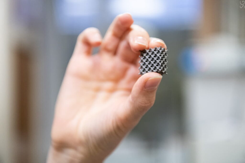 Покрытие титановых имплантатов для реконструктивной хирургии