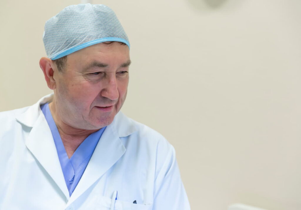 НМИЦ Мешалкина. Сосудистый хирург Андрей Карпенко