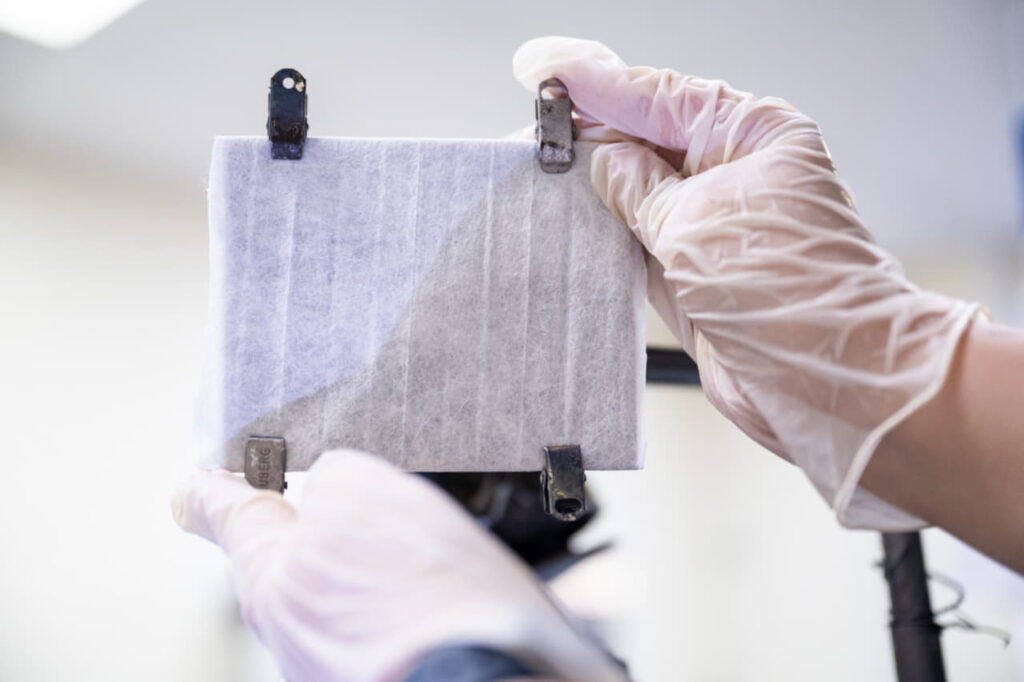 Ученые НИТУ МИСИС повысили эффективность антибактериальных повязок для хронических ран