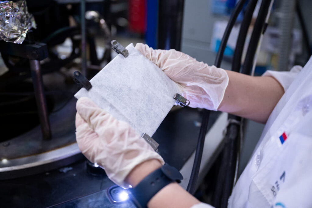 Ученые НИТУ МИСИС повысили эффективность антибактериальных повязок для хронических ран