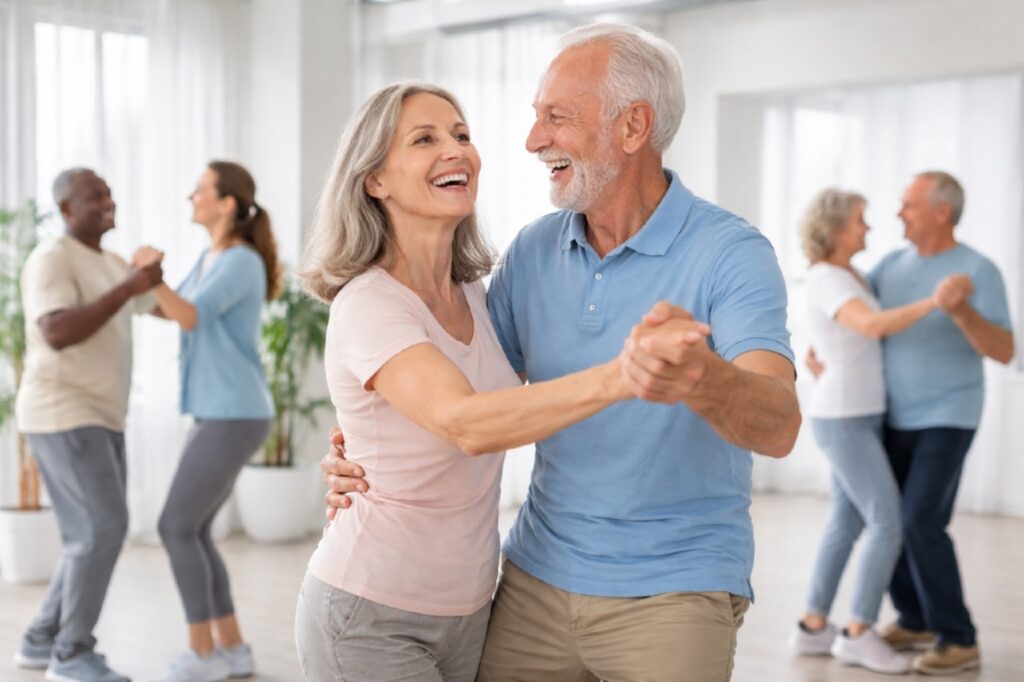Энергичный танец пожилой пары в студии