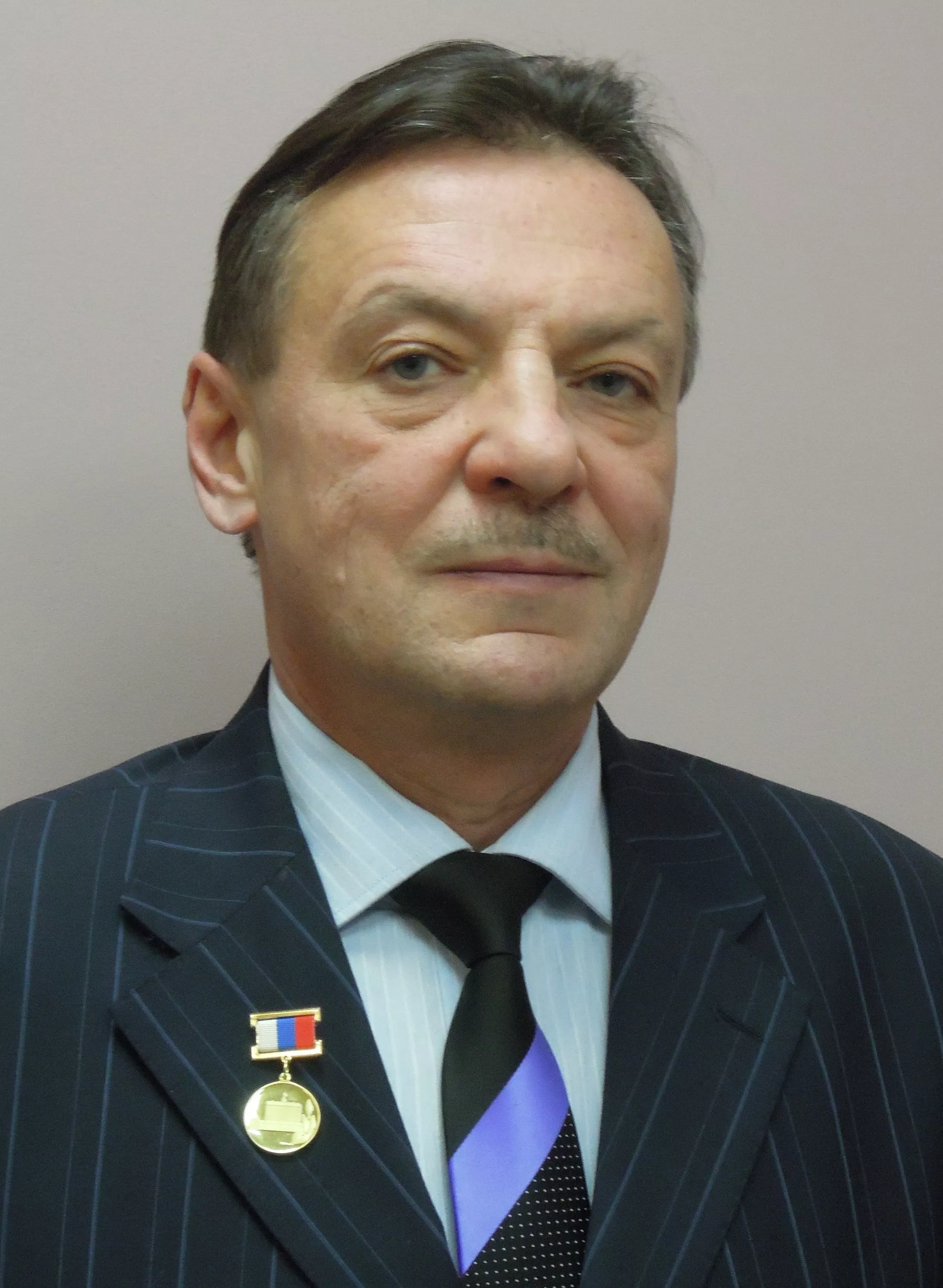 Александр Тихомиров. Биографическая справка.