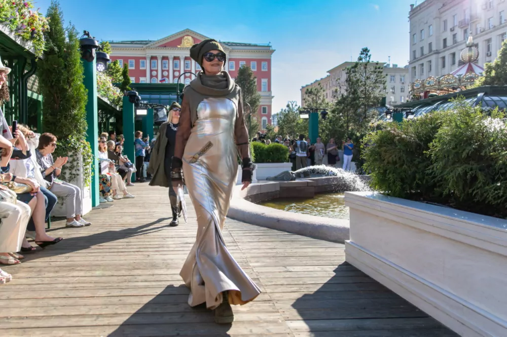 Участники «Московского долголетия» на Московской неделе моды